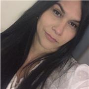 Profesora titulada en Dermocosmiatria con más de 10 años de experiencia